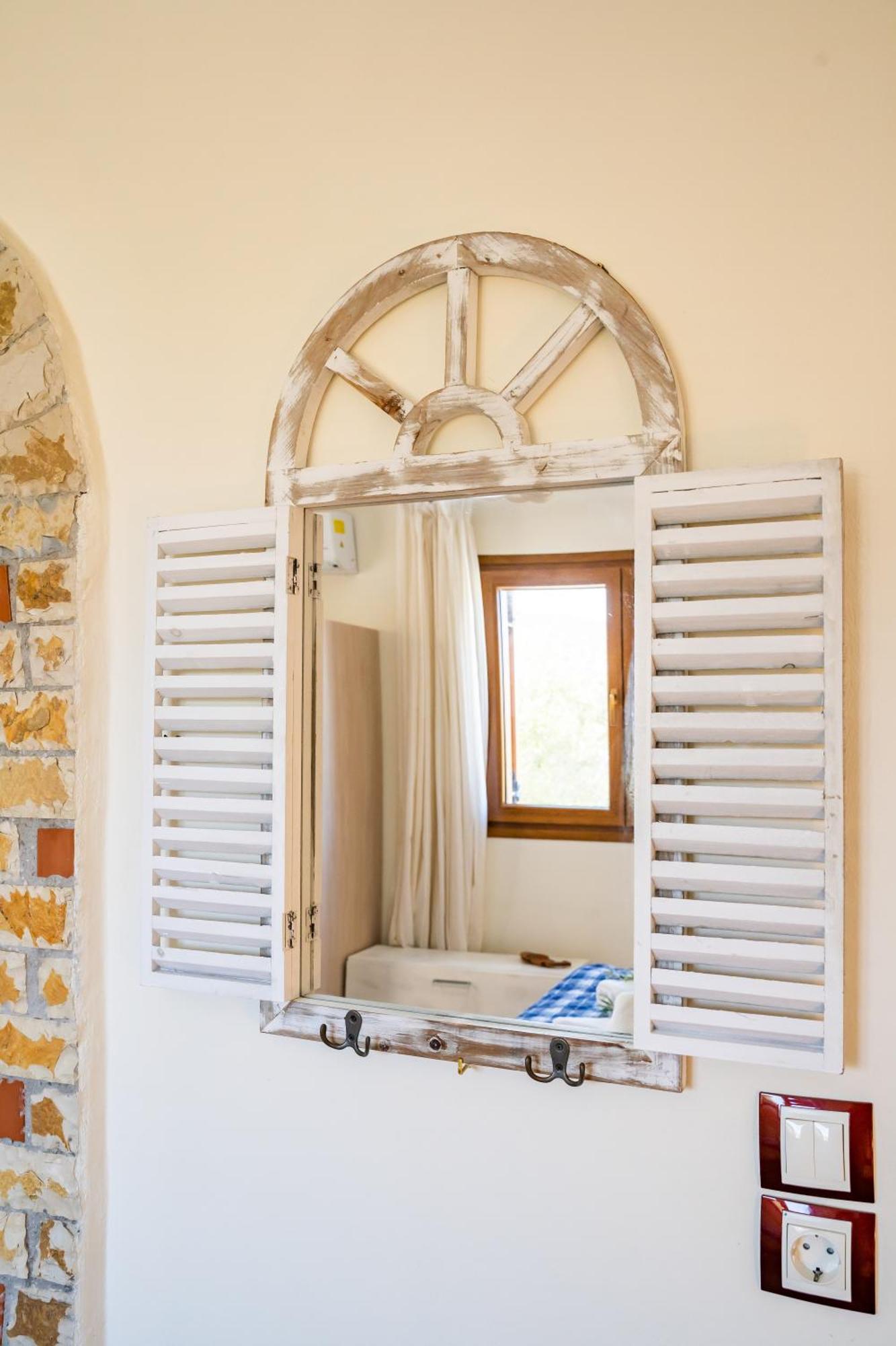 Olive Studios Karpathos Studio #4 Екстериор снимка